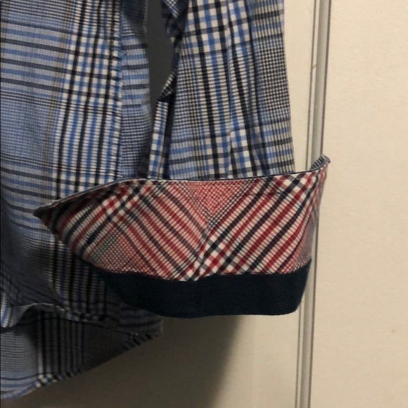 Express button down - Picture 3 of 5